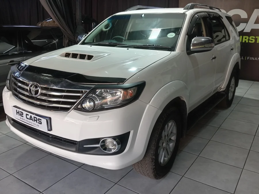 Used 2015 Toyota Fortuner 3.0D-4D - H2Cars Used 2015 Toyota Fortuner 3.0D-4D - H2Cars