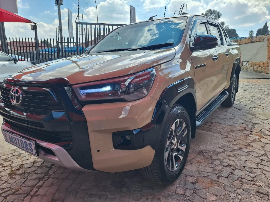 Used 2023 Toyota Hilux 2.8GD-6 double cab 4x4 Legend auto (de-spec 21) - E Motors Used 2023 Toyota Hilux 2.8GD-6 double cab 4x4 Legend auto (de-spec 21) - E Motors