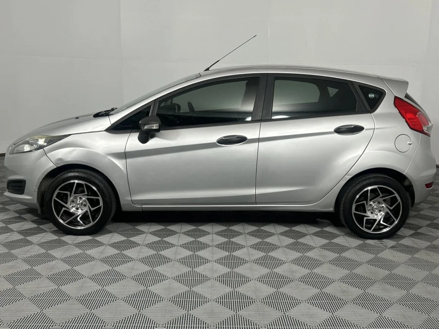 Used 2017 Ford Fiesta 5-door 1.0T Ambiente - WeBuyCars Richmond Used 2017 Ford Fiesta 5-door 1.0T Ambiente - WeBuyCars Richmond