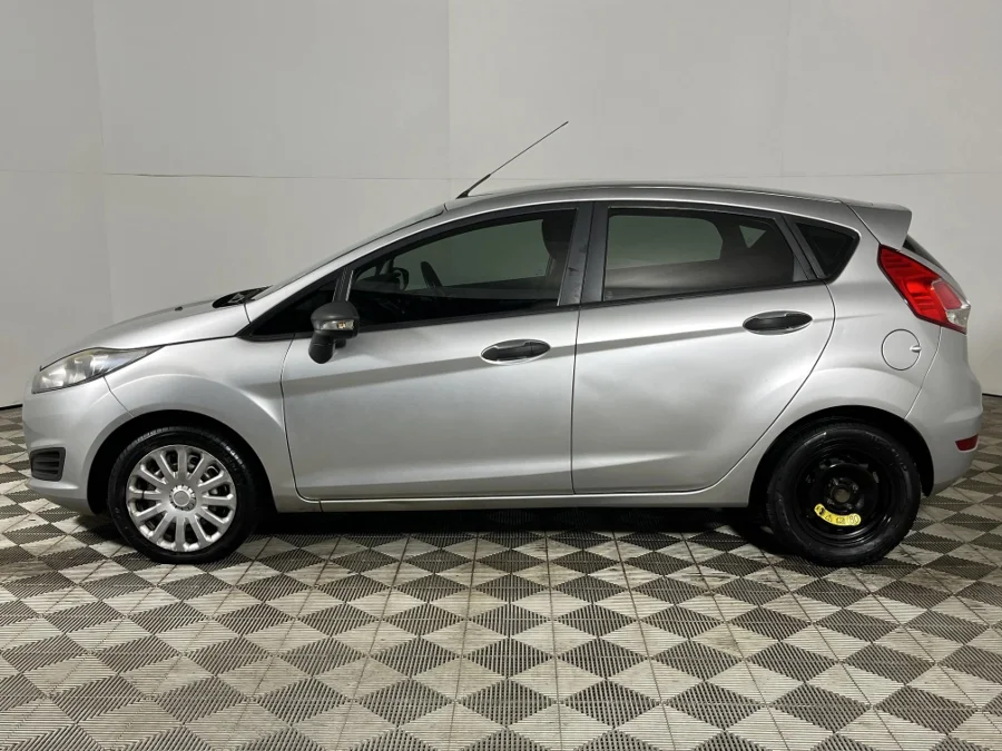 Used 2015 Ford Fiesta 5-door 1.0T Titanium auto - WeBuyCars The Dome