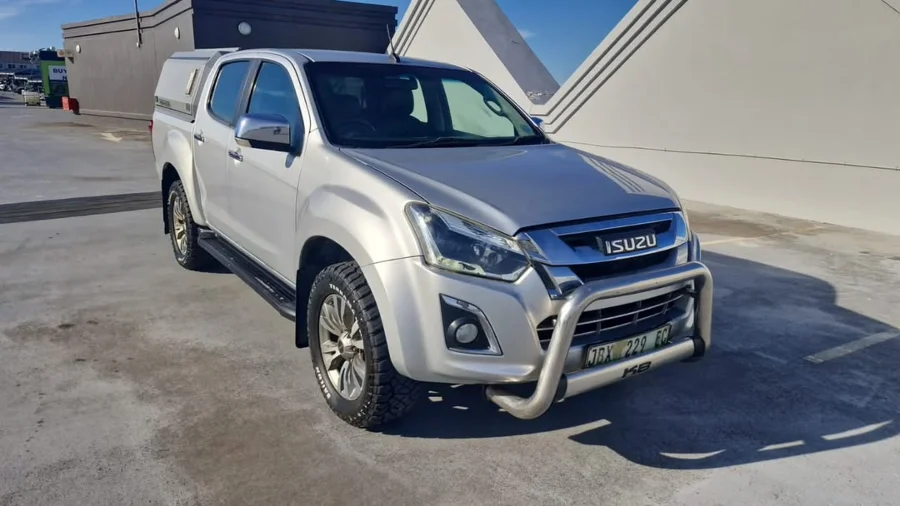 Used 2017 Isuzu KB 300D-Teq double cab 4x4 LX - Khensani Imports And Exports Used 2017 Isuzu KB 300D-Teq double cab 4x4 LX - Khensani Imports And Exports