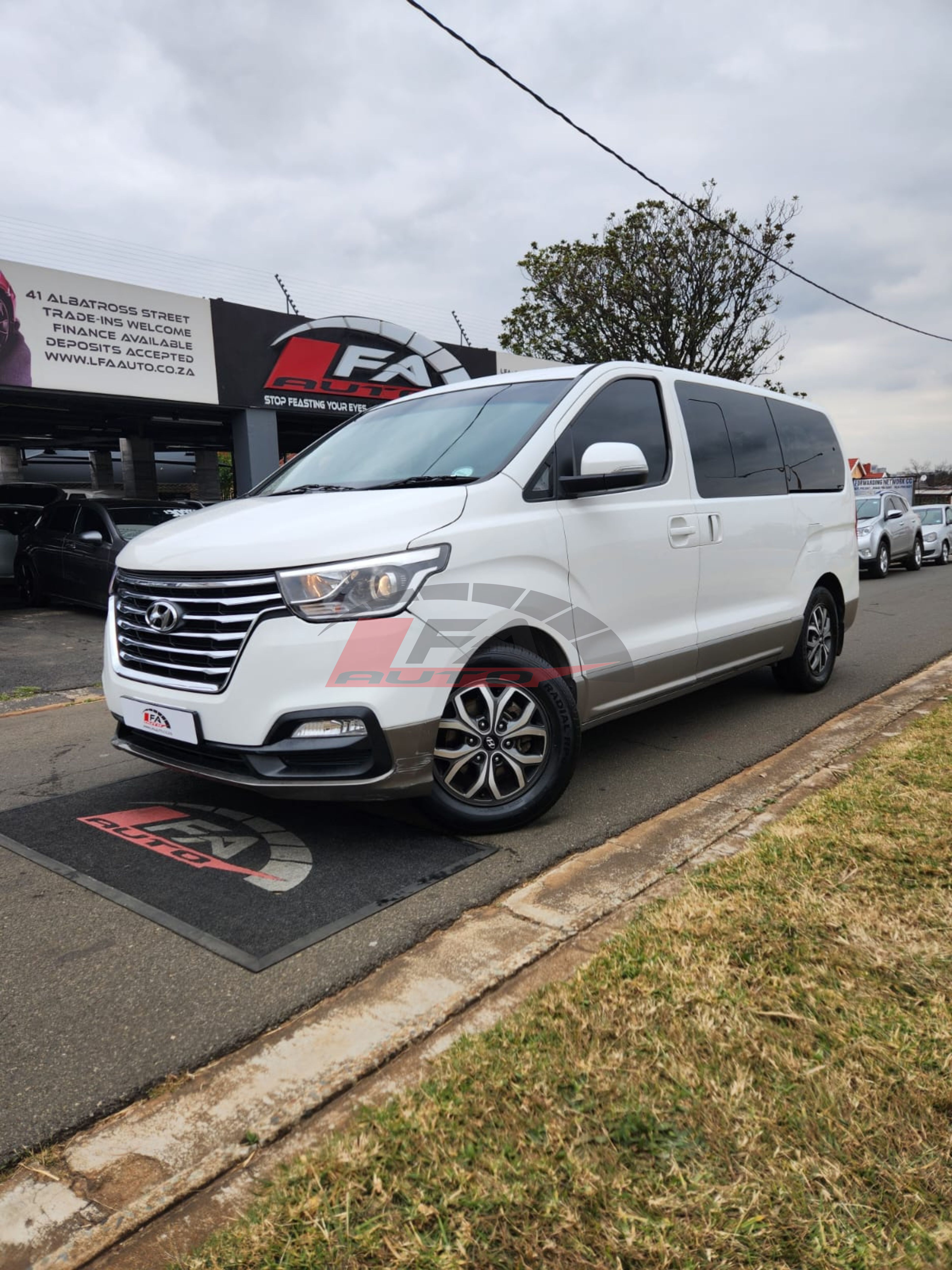 Used 2020 Hyundai H-1 2.5VGTi bus Elite 9-seater