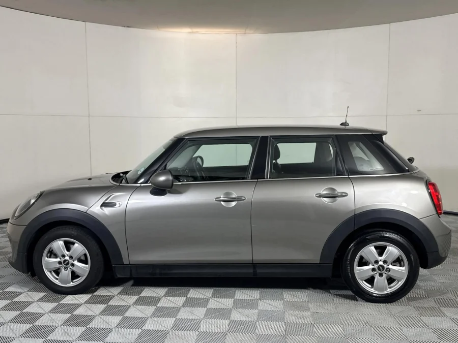 Used 2018 MINI Hatch One Hatch 5-door - WeBuyCars Midstream Used 2018 MINI Hatch One Hatch 5-door - WeBuyCars Midstream