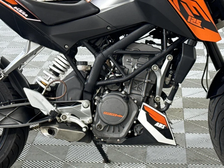 Used 2012 KTM Duke 125 Duke - WeBuyCars Midstream Used 2012 KTM Duke 125 Duke - WeBuyCars Midstream