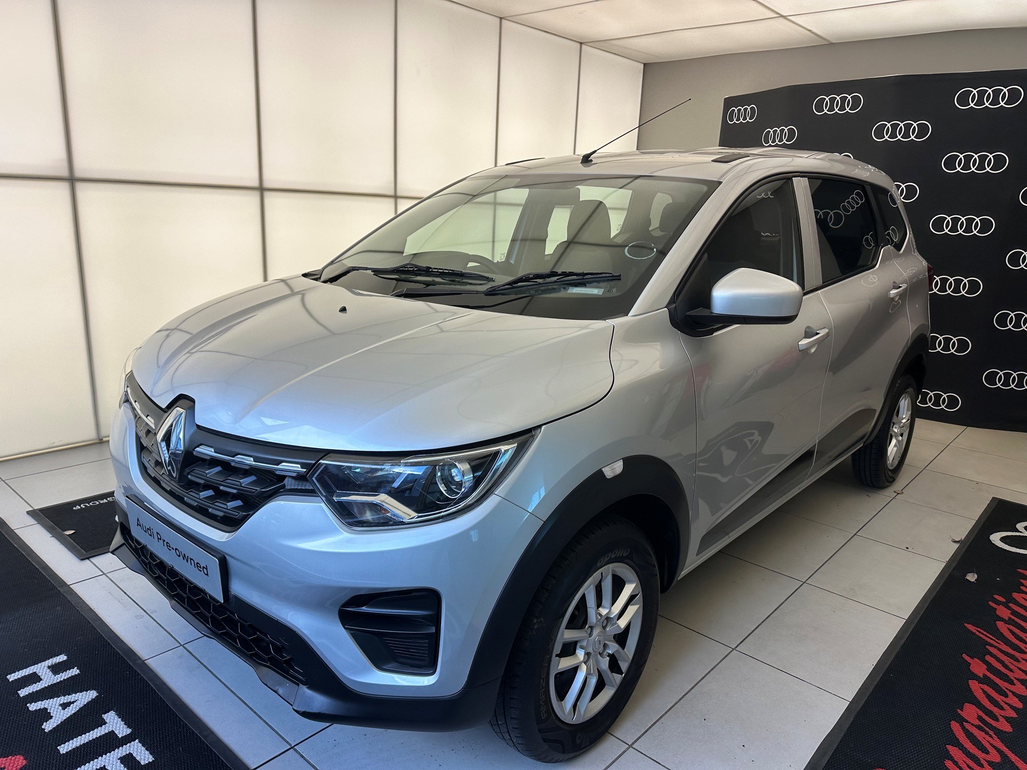 Used 2021 Renault Triber 1.0 Life