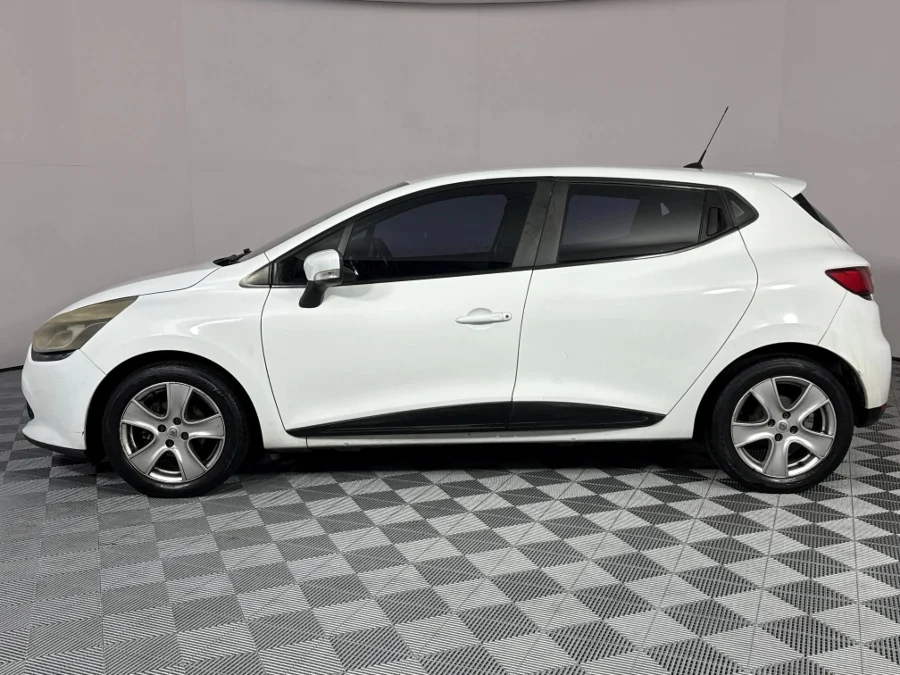 Used 2013 Renault Clio 66kW turbo Expression - WeBuyCars Lansdowne Used 2013 Renault Clio 66kW turbo Expression - WeBuyCars Lansdowne