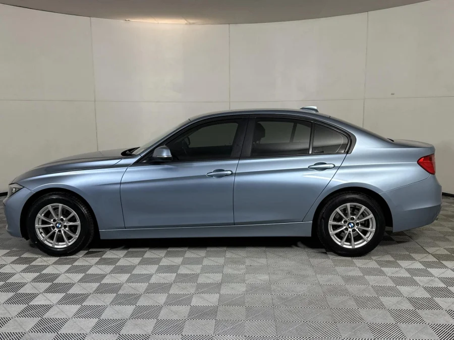 Used 2012 BMW 3 Series 320i sports-auto - WeBuyCars Midstream Used 2012 BMW 3 Series 320i sports-auto - WeBuyCars Midstream