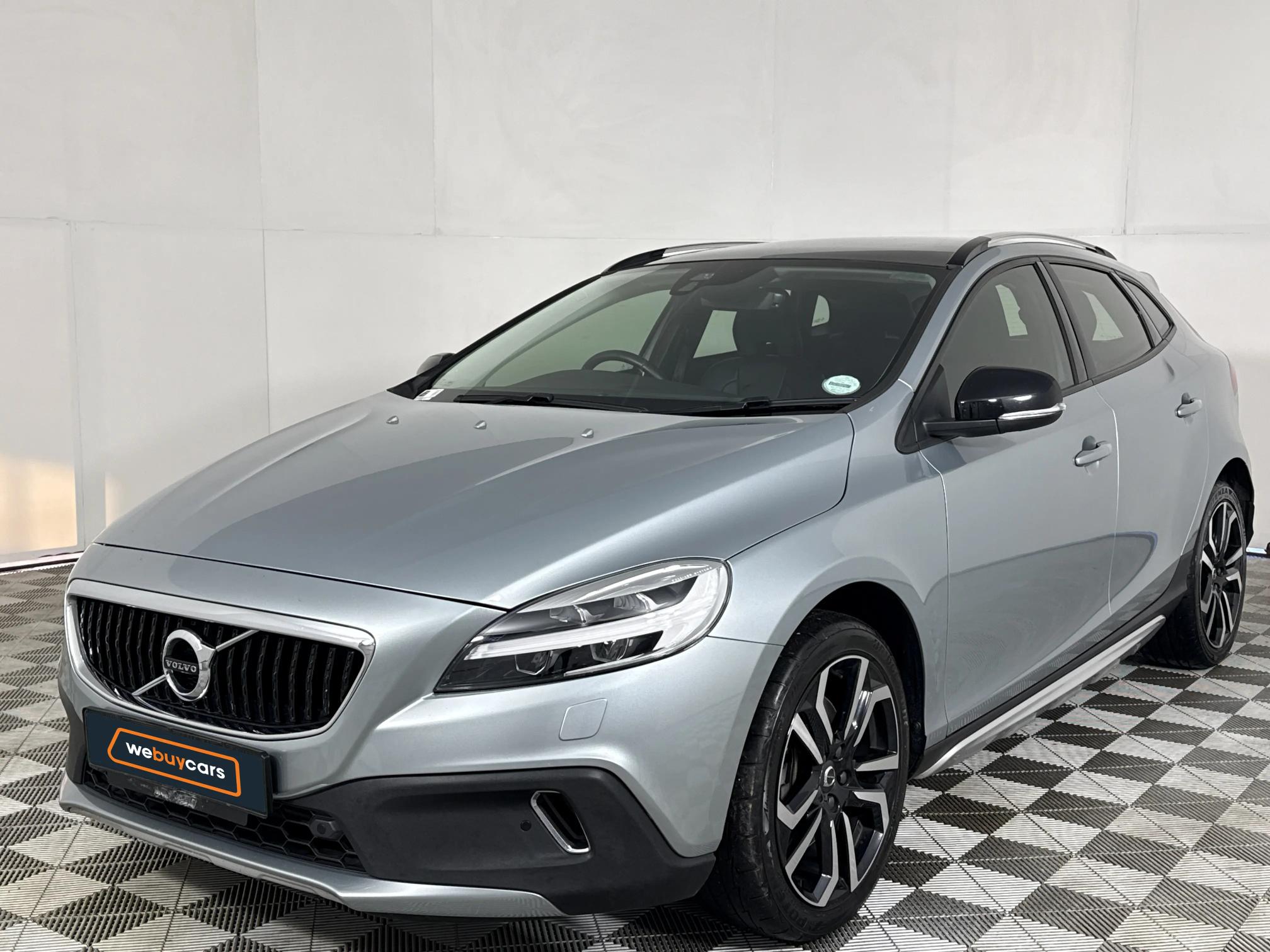 Used 2018 Volvo V40 D3 Inscription