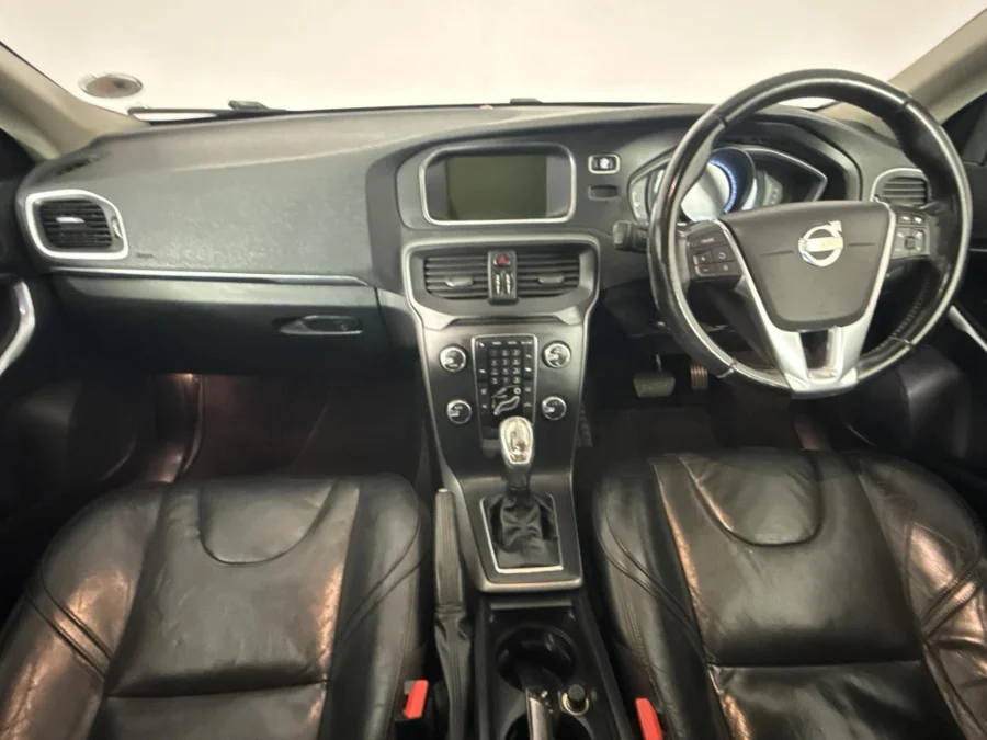 Used 2013 Volvo V40 T5 Elite - WeBuyCars Lansdowne Used 2013 Volvo V40 T5 Elite - WeBuyCars Lansdowne