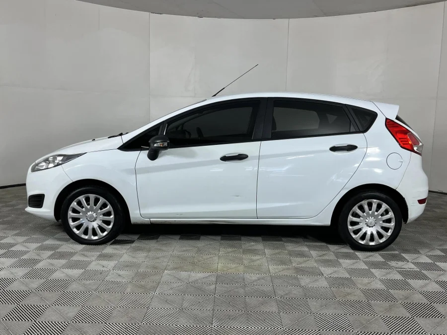 Used 2014 Ford Fiesta 5-door 1.4 Ambiente - WeBuyCars The Dome