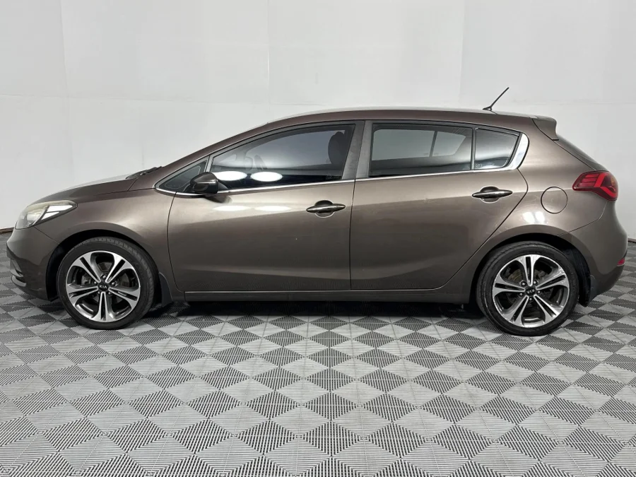 Used 2015 Kia Cerato hatch 2.0 SX - WeBuyCars Lansdowne Used 2015 Kia Cerato hatch 2.0 SX - WeBuyCars Lansdowne