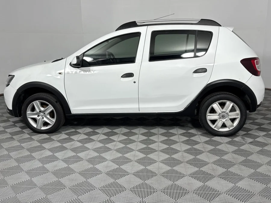 Used 2017 Renault Sandero Stepway 66kW turbo - WeBuyCars Richmond Used 2017 Renault Sandero Stepway 66kW turbo - WeBuyCars Richmond
