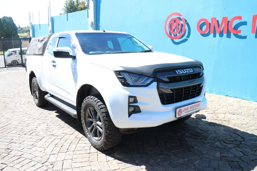Used 2024 Isuzu D-Max 1.9TD Extended cab LS auto - OMC Motors Used 2024 Isuzu D-Max 1.9TD Extended cab LS auto - OMC Motors
