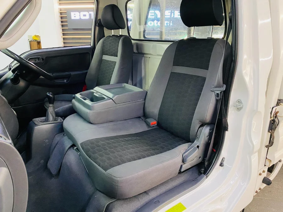 Used 2020 Kia K2700 2.7D workhorse dropside Sebenza 2 - BOTHA AND DEYSEL EXECUTIVE MOTORS Used 2020 Kia K2700 2.7D workhorse dropside Sebenza 2 - BOTHA AND DEYSEL EXECUTIVE MOTORS