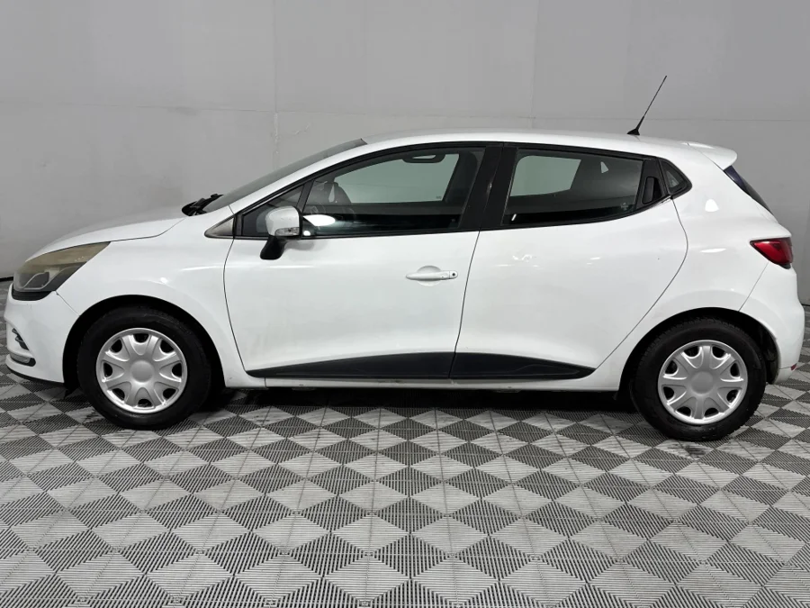 Used 2017 Renault Clio 66kW turbo Authentique - WeBuyCars Richmond Used 2017 Renault Clio 66kW turbo Authentique - WeBuyCars Richmond
