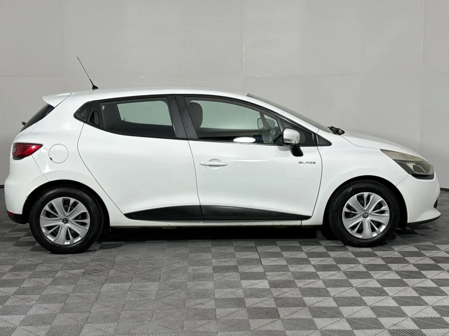 Used 2016 Renault Clio 66kW turbo Blaze - WeBuyCars Germiston Used 2016 Renault Clio 66kW turbo Blaze - WeBuyCars Germiston