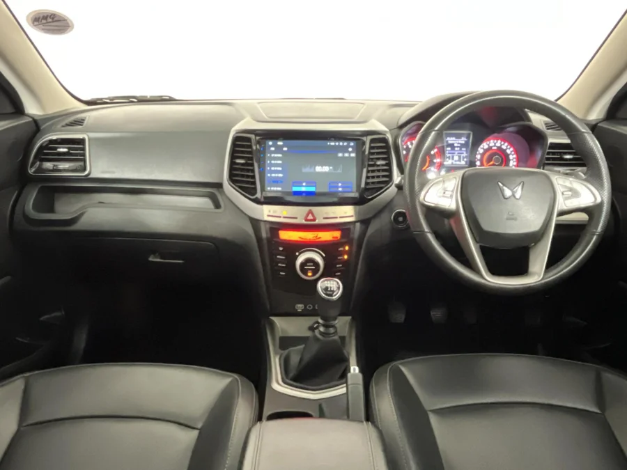 Used 2024 Mahindra XUV300 1.2T W8 - WeBuyCars Gqeberha