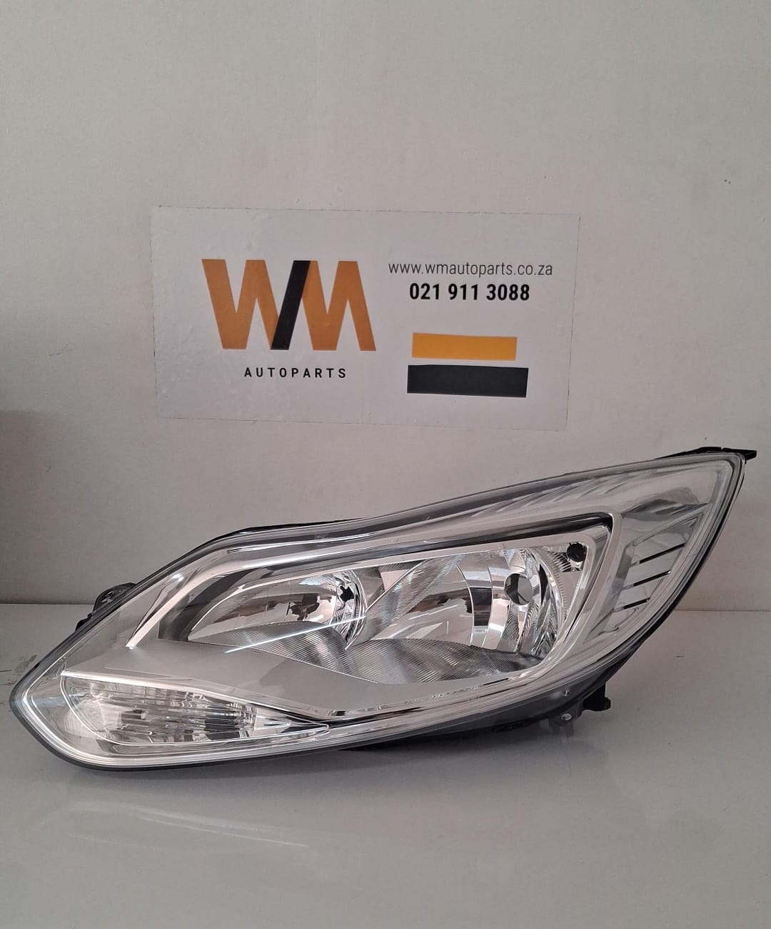 FORD FOCUS HEADLAMP CHR INNER 12- LH R2185.00
