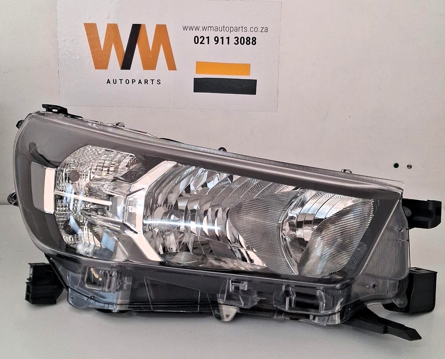 TOYOTA HILUX GD6 HEADLAMP MAN ADJ 21- R1750.00