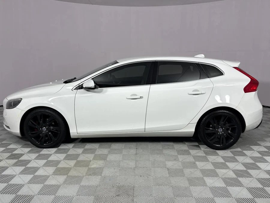 Used 2013 Volvo V40 T3 Essential - WeBuyCars Gqeberha
