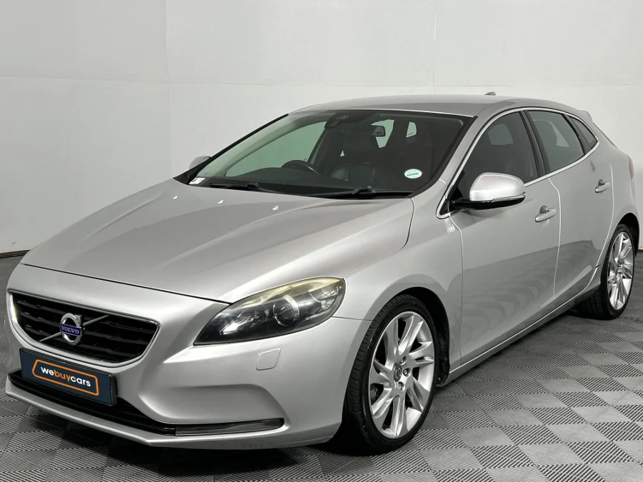 Used 2014 Volvo V40 T4 Excel auto - WeBuyCars Lansdowne Used 2014 Volvo V40 T4 Excel auto - WeBuyCars Lansdowne
