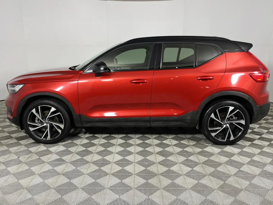 Used 2018 Volvo XC40 D4 AWD R-Design - WeBuyCars Richmond