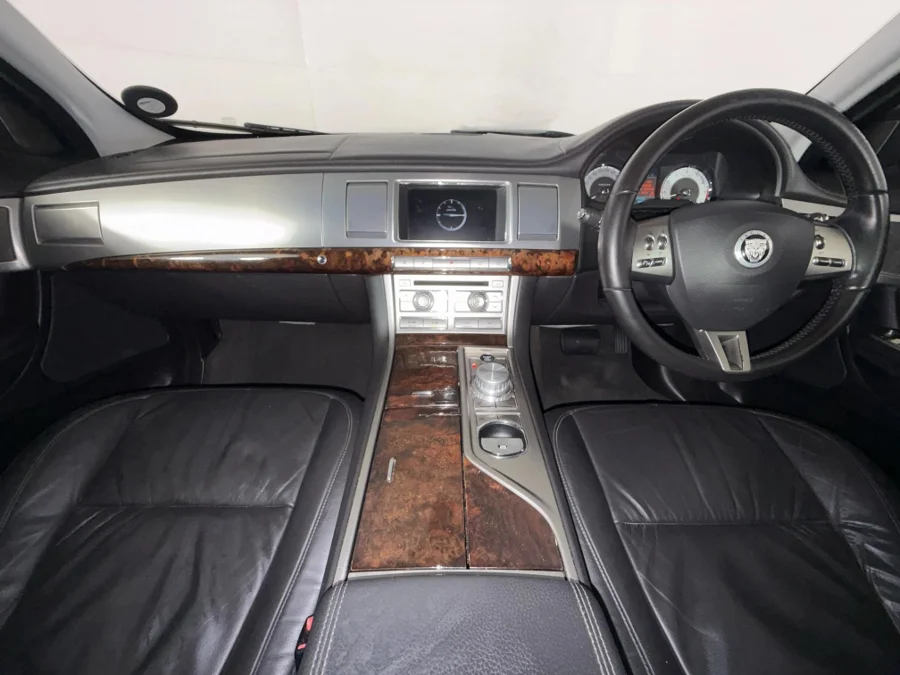 Used 2011 Jaguar XF 5.0 Premium Luxury - WeBuyCars Durban