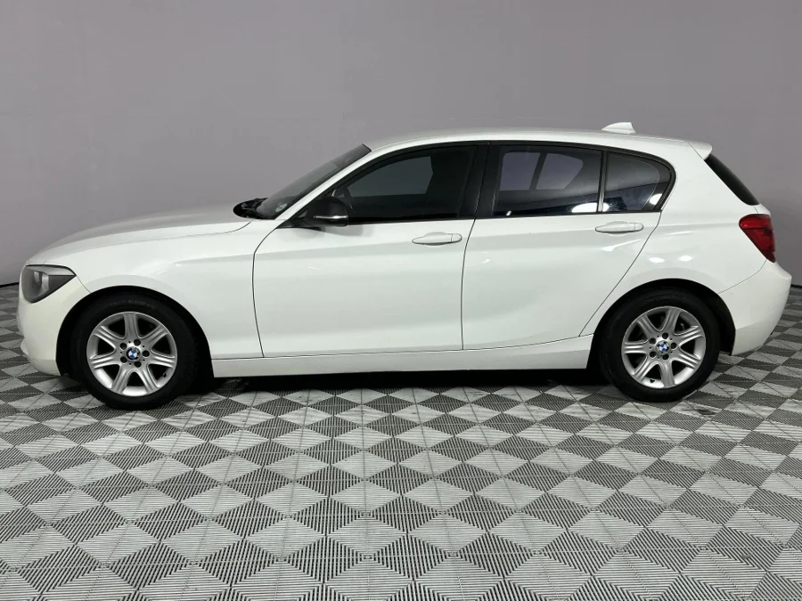 Used 2012 BMW 1 Series 118i 5-door auto - WeBuyCars Lansdowne Used 2012 BMW 1 Series 118i 5-door auto - WeBuyCars Lansdowne