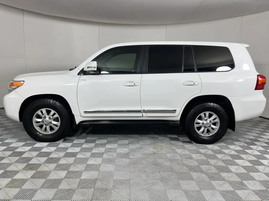 Used 2014 Toyota Land Cruiser 200 4.5D-4D V8 VX - WeBuyCars Mbombela Used 2014 Toyota Land Cruiser 200 4.5D-4D V8 VX - WeBuyCars Mbombela