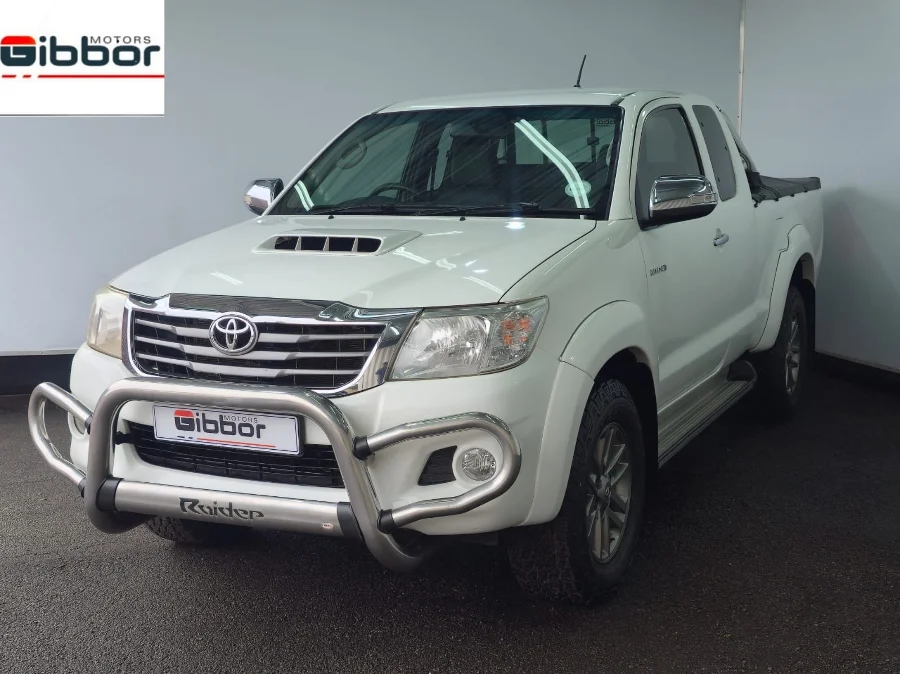Used 2013 Toyota Hilux 3.0D-4D Xtra cab Raider - Gibbor Motors Used 2013 Toyota Hilux 3.0D-4D Xtra cab Raider - Gibbor Motors