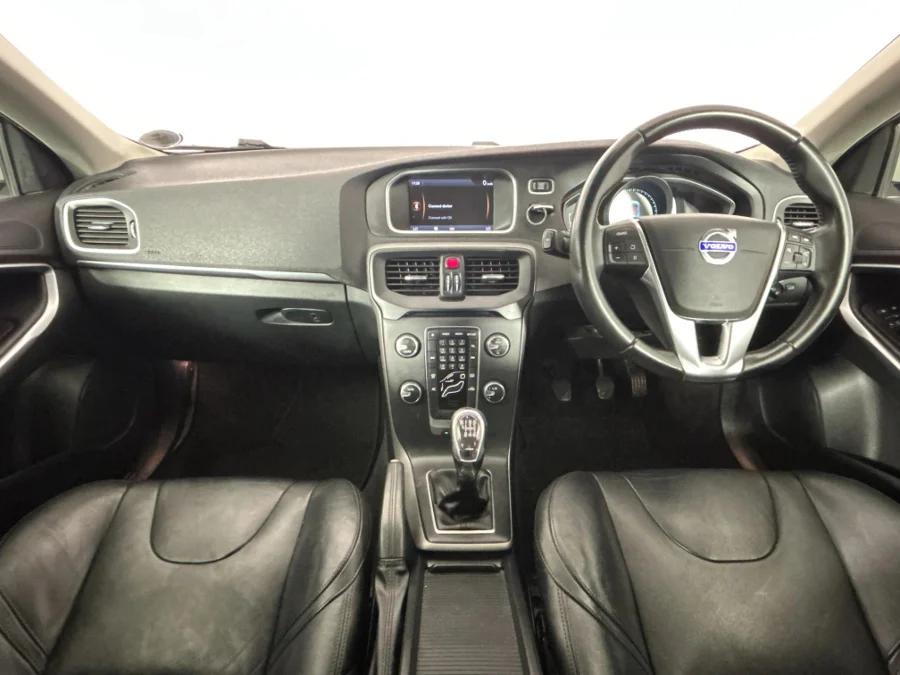 Used 2014 Volvo V40 D2 Excel - WeBuyCars Lansdowne Used 2014 Volvo V40 D2 Excel - WeBuyCars Lansdowne