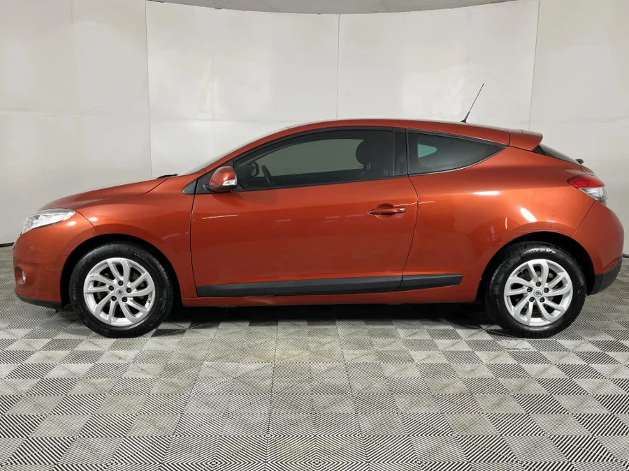 Used 2012 Renault Megane Mégane coupé 1.6 Dynamique - WeBuyCars The Dome Used 2012 Renault Megane Mégane coupé 1.6 Dynamique - WeBuyCars The Dome