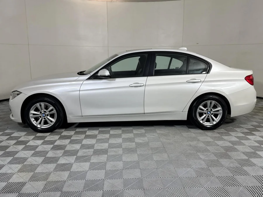 Used 2017 BMW 3 Series 318i auto - WeBuyCars Midstream Used 2017 BMW 3 Series 318i auto - WeBuyCars Midstream