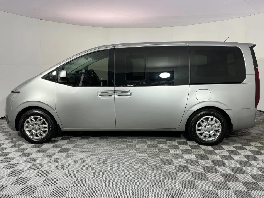Used 2023 Hyundai Staria 2.2D Executive 9-seater - WeBuyCars Silverlakes Used 2023 Hyundai Staria 2.2D Executive 9-seater - WeBuyCars Silverlakes