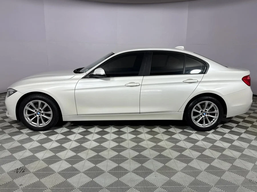 Used 2015 BMW 3 Series 320i sports-auto - WeBuyCars Durban Used 2015 BMW 3 Series 320i sports-auto - WeBuyCars Durban