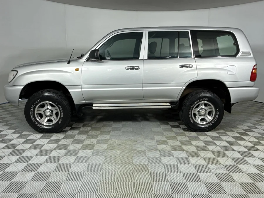 Used 2003 Toyota Land Cruiser 100 4.5 GX - WeBuyCars Silverlakes Used 2003 Toyota Land Cruiser 100 4.5 GX - WeBuyCars Silverlakes