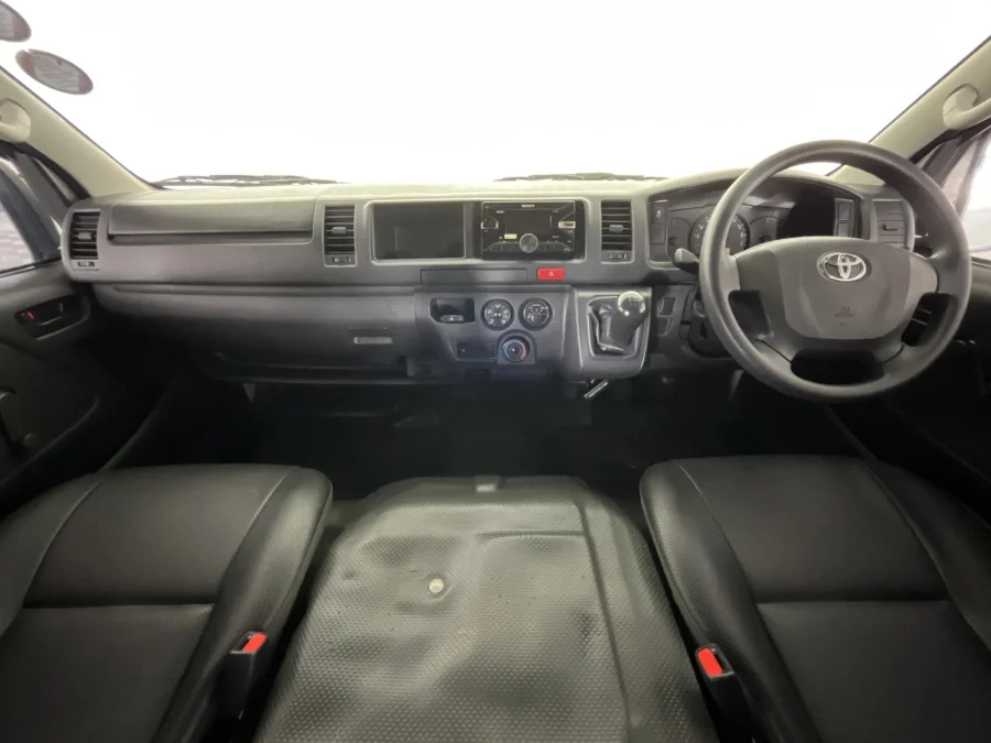 Used 2023 Toyota Quantum 2.5D-4D Ses-fikile - WeBuycars East London Used 2023 Toyota Quantum 2.5D-4D Ses-fikile - WeBuycars East London