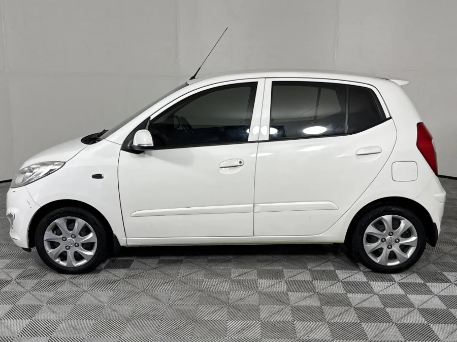 Used 2015 Hyundai i10 1.1 Motion - WeBuyCars The Dome