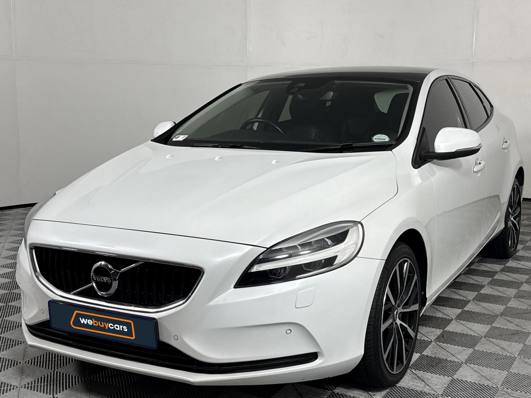 Used 2017 Volvo V40 T3 Momentum auto