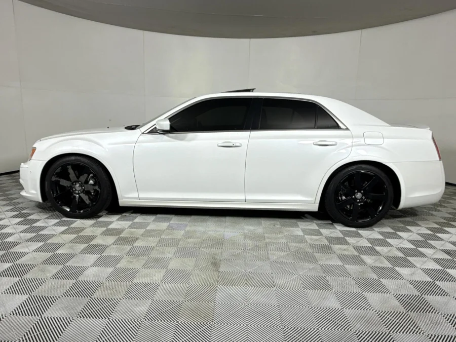 Used 2013 Chrysler 300C SRT8 - WeBuyCars Riverhorse Used 2013 Chrysler 300C SRT8 - WeBuyCars Riverhorse