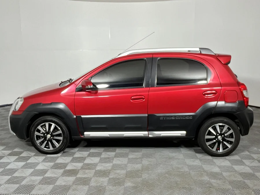 Used 2019 Toyota Etios Cross 1.5 Xs - WeBuyCars  Witbank
