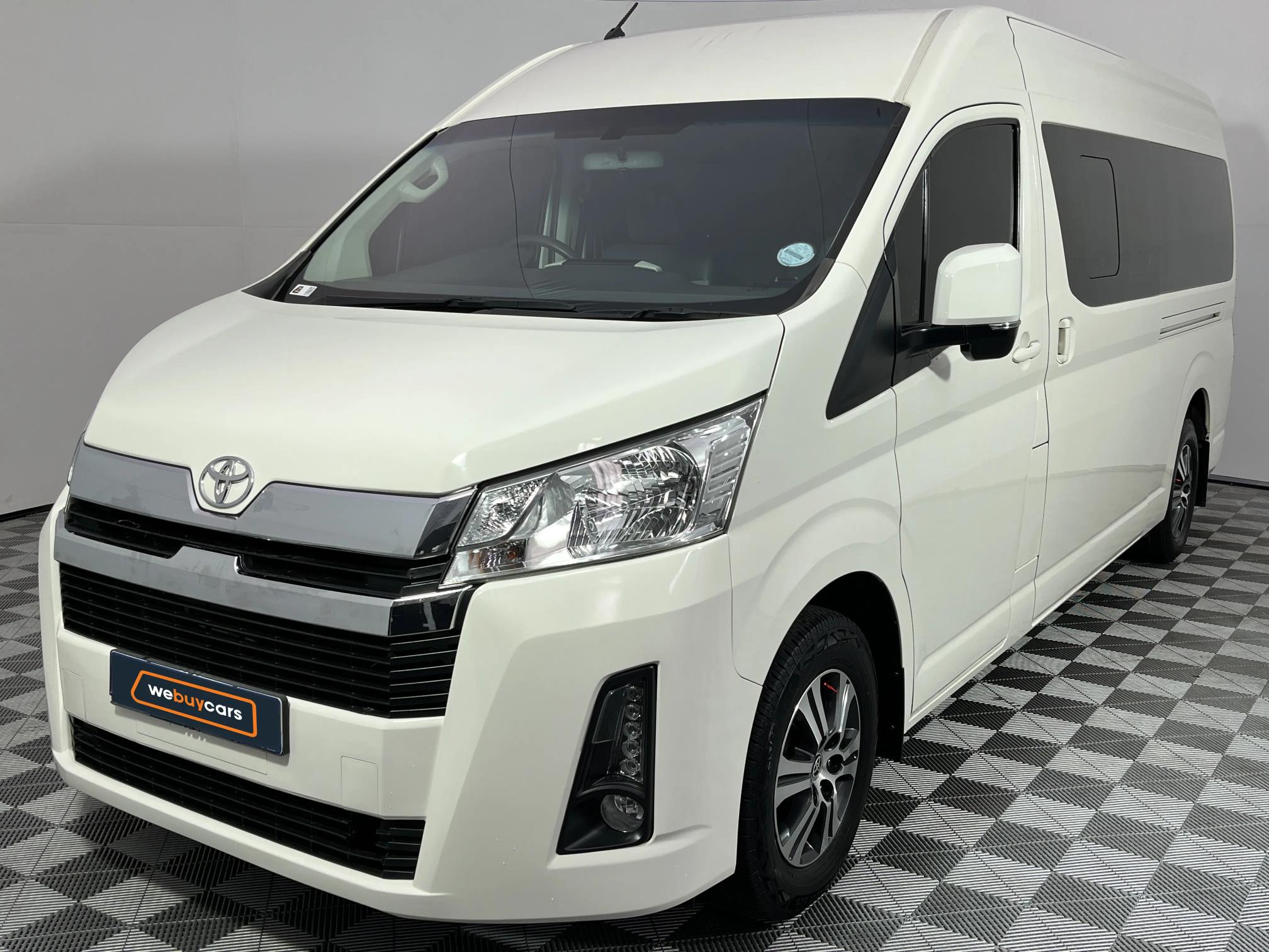 Used 2022 Toyota Quantum 2.8 SLWB bus 14-seater GL manual