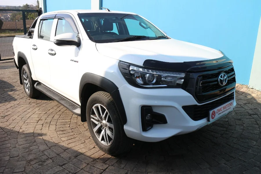 Used 2017 Toyota Hilux 2.4GD-6 double cab SRX - OMC Motors Used 2017 Toyota Hilux 2.4GD-6 double cab SRX - OMC Motors