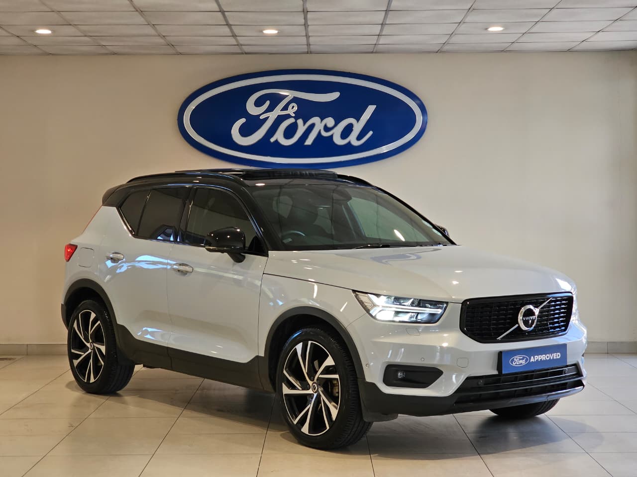 Used 2021 Volvo XC40 D4 AWD R-Design