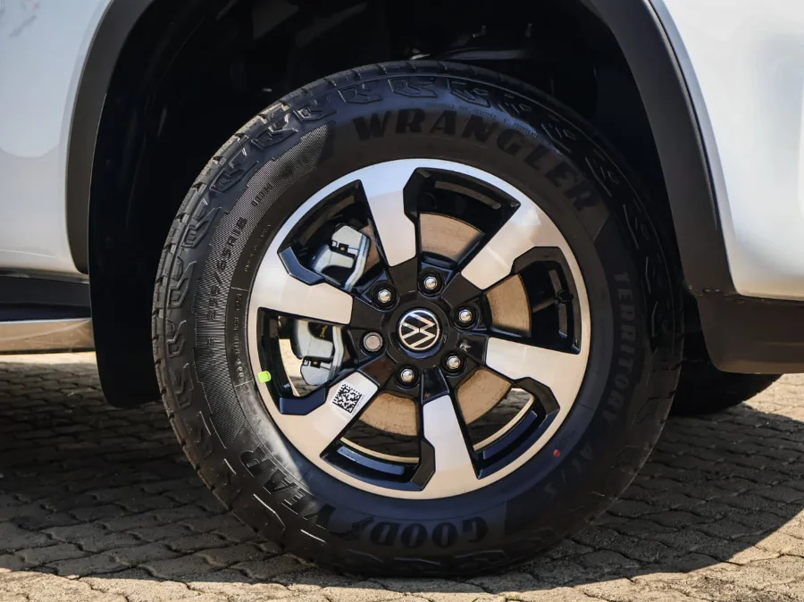 New 2026 Volkswagen Amarok 3.0TDI V6 double cab Style 4Motion - VW Commercial Hatfield New