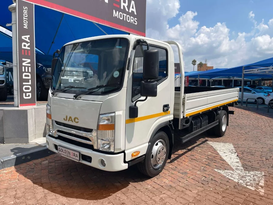 Used 2024 JAC X200 2.8TDi 68kW 1.5-ton single cab dropside - Golden Era Motors Johan Heyns Dr Used 2024 JAC X200 2.8TDi 68kW 1.5-ton single cab dropside - Golden Era Motors Johan Heyns Dr