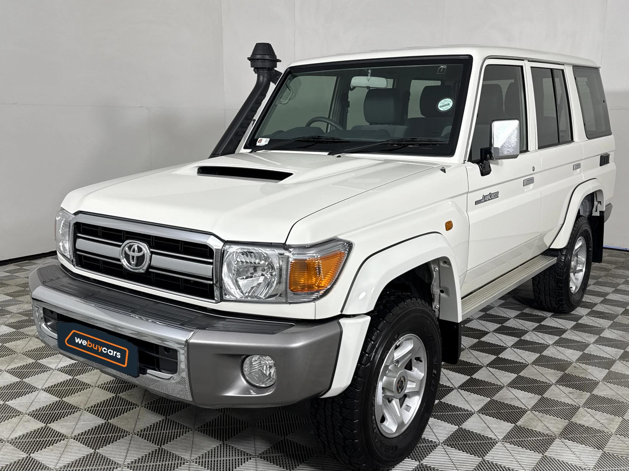 Used 2023 Toyota Land Cruiser 76 4.5D-4D V8 station wagon LX
