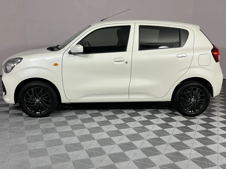 Used 2024 Toyota Vitz 1.0 XR manual - WeBuyCars Brackenfell Cape Town