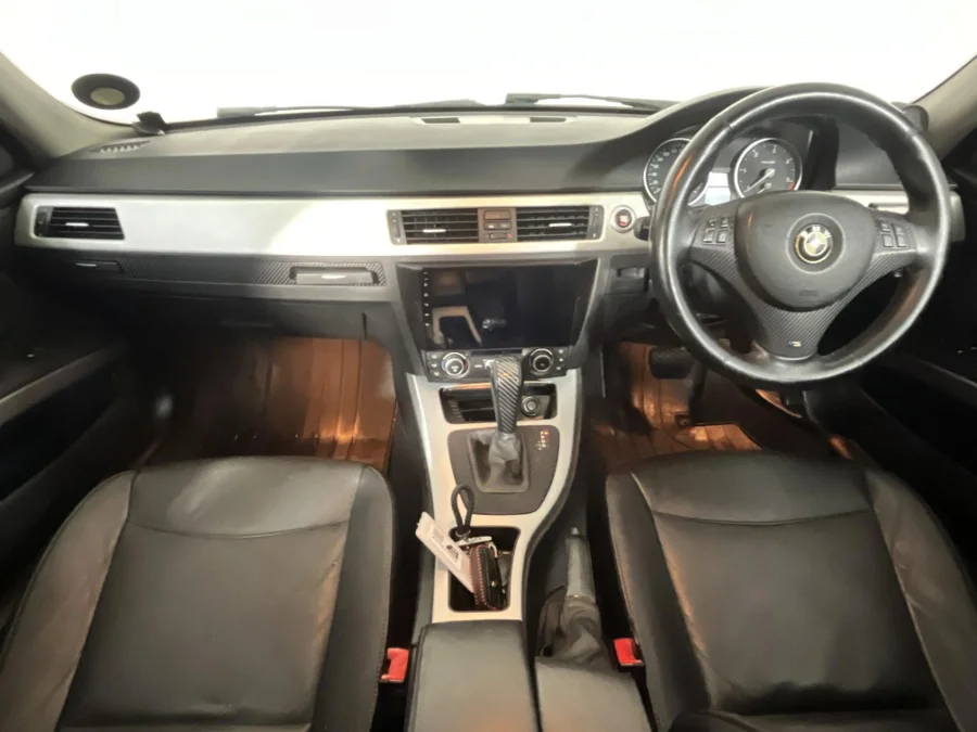 Used 2010 BMW 3 Series 330d Innovations auto - WeBuyCars Brackenfell Cape Town Used 2010 BMW 3 Series 330d Innovations auto - WeBuyCars Brackenfell Cape Town