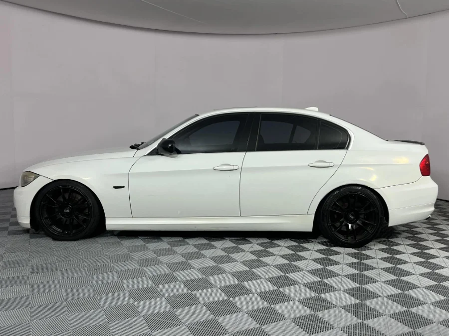 Used 2010 BMW 3 Series 330d Innovations auto - WeBuyCars Brackenfell Cape Town Used 2010 BMW 3 Series 330d Innovations auto - WeBuyCars Brackenfell Cape Town